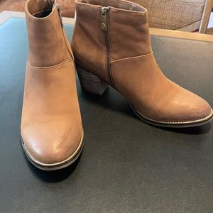 Blondo Waterproof Brown zippered Ankle Booties 12M